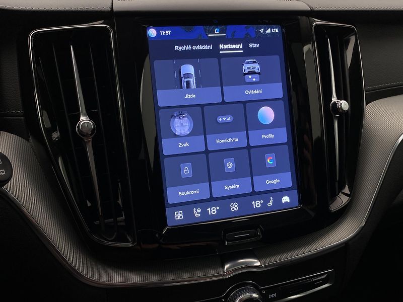 Volvo XC60 T8 AWD RECHARGE DARK ULTRA CZ - fotka 48 z 63
