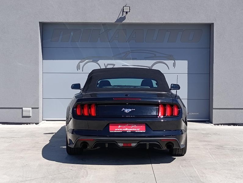 Ford Mustang 2.3 ECOBOOST CONVERTIBLE  - fotka 7 z 32