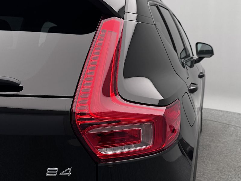 Volvo XC40 B4 DARK ULTRA REZERVACE - fotka 23 z 48