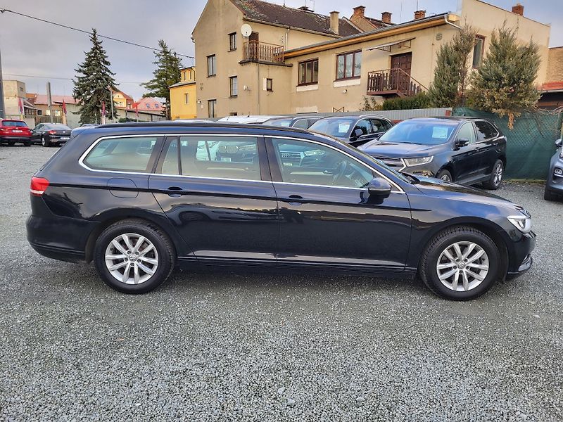 Volkswagen Passat 2.0 TDi 140kW DSG COMFORTLINE - fotka 5 z 49
