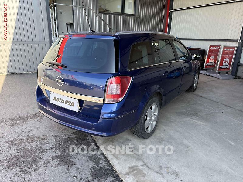 Opel Astra (2008) 1.7 CDTi, Klima - fotka 2 z 3