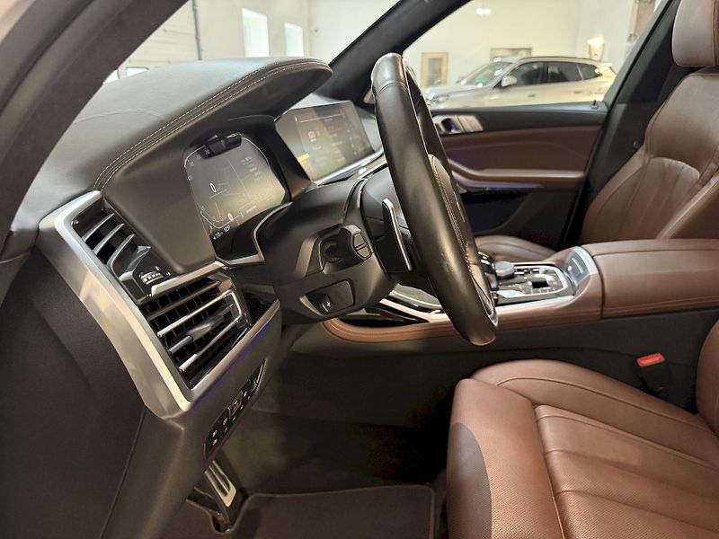 BMW X7 xDrive30d M-Sport Laser FULL - fotka 42 z 53