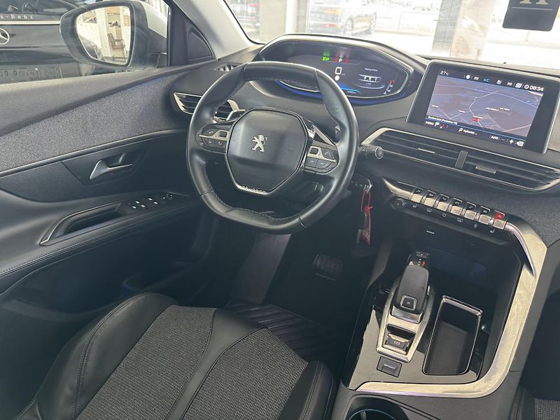 Peugeot 3008 (2018) 1,2I STT ALLURE NAVI KAMERA - fotka 11 z 33