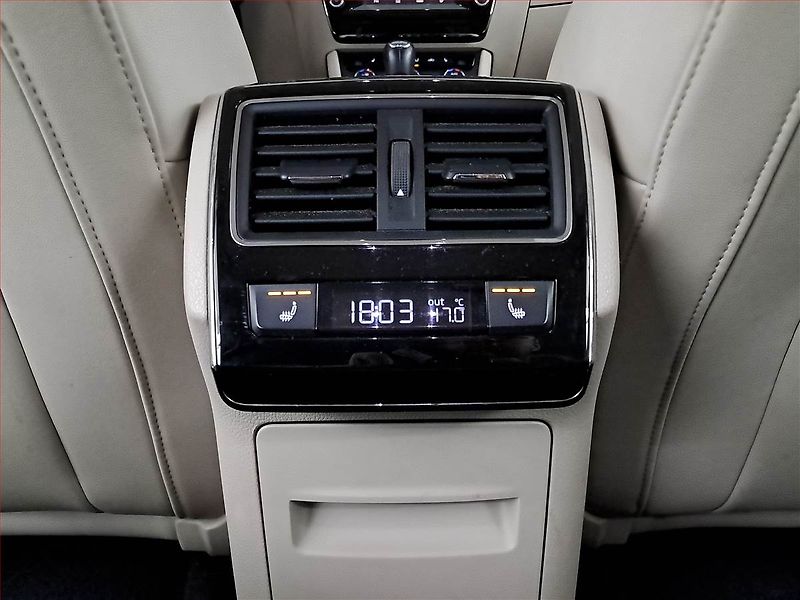 Škoda Superb (2016) 2.0 TDI, Automat, Kůže, Navi - fotka 17 z 23