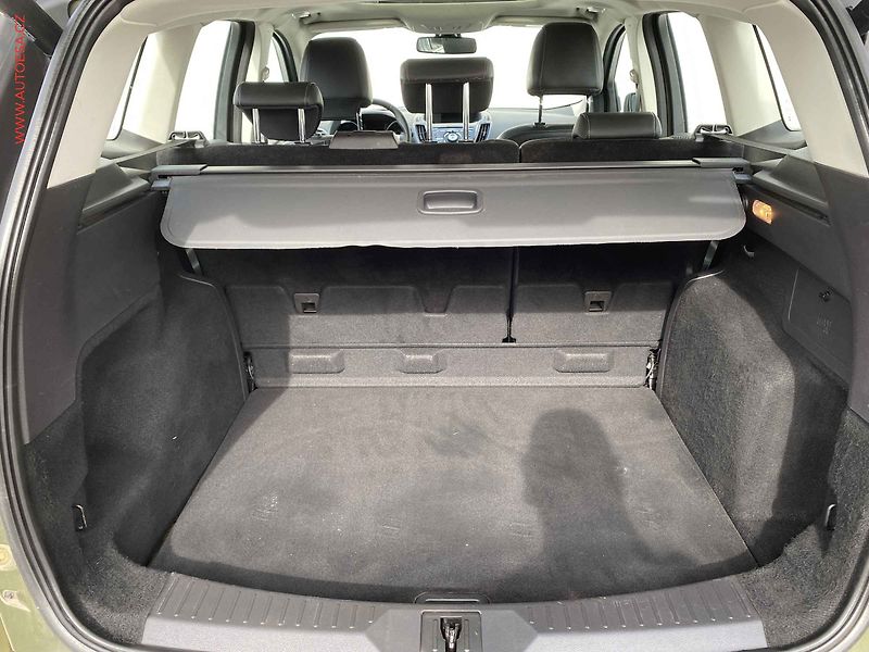 Ford Kuga (2013) 2.0 TDCi 4x4, Titanium, AT - fotka 7 z 19
