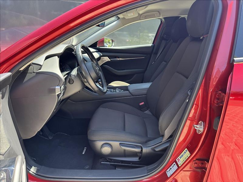 Mazda 3 2,0 Sky-G 110kW Edition 100 AT - fotka 11 z 29