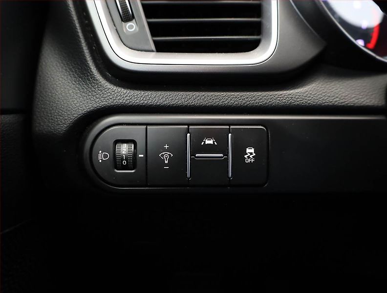 Kia Ceed (2019) 1.4 CVVT, Serv.kniha, Tempomat - fotka 16 z 18