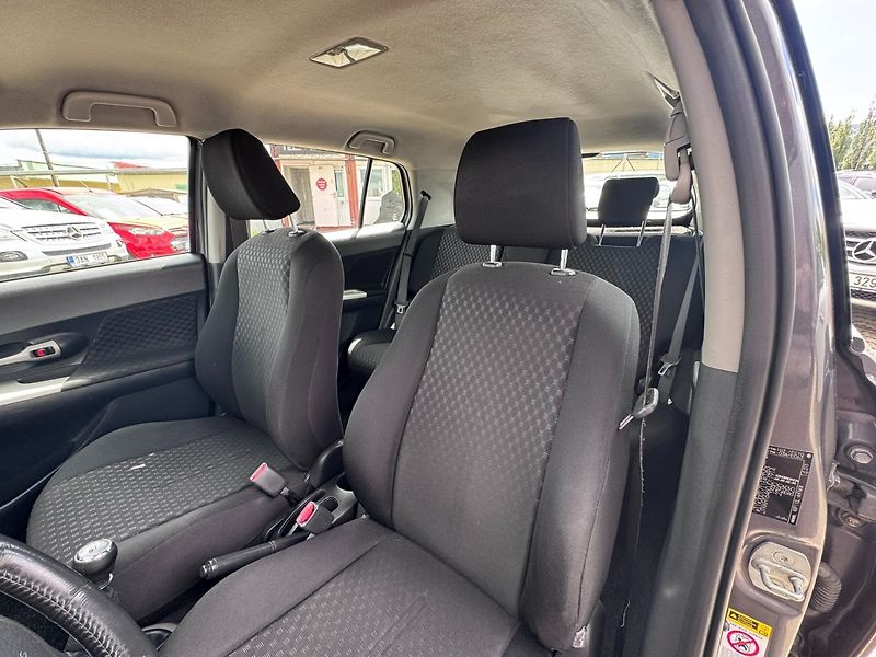 Toyota Urban Cruiser (2010) 1,3i 74 KW SPOJKA STK - fotka 22 z 45