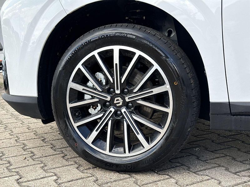 Leapmotor B10 (2026) DESIGN HYBRID EV 18,8 kWh - fotka 26 z 30