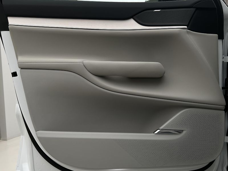 Volvo EX90 (2026) PURE ELECTRIC TWIN ULTRA  - fotka 25 z 50