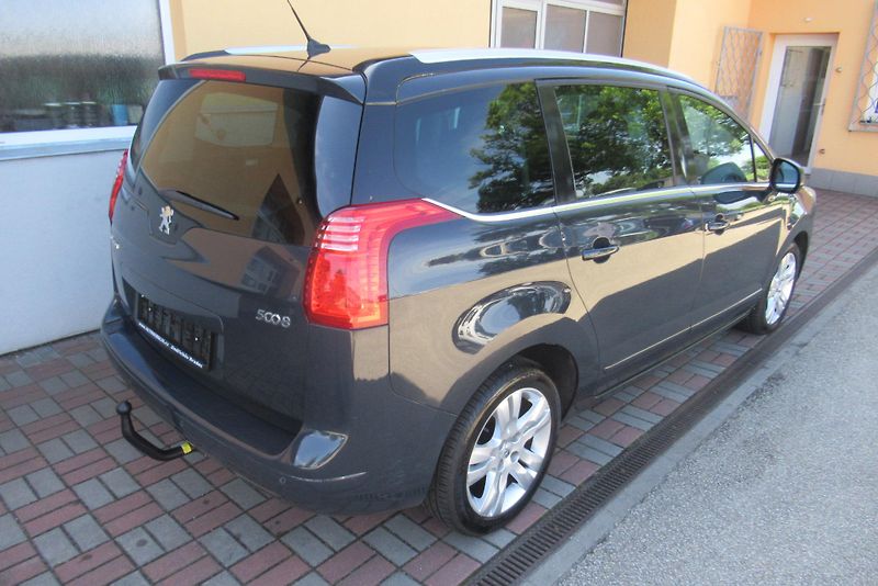 Peugeot 5008 1.6 HDi AUT.KLIMA TAŽNÉ 7 MÍST - fotka 2 z 25