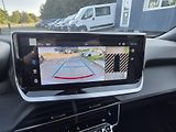 Peugeot 2008 (2025) ALLURE PureTech 100kMAN6 TAŽNÉ - náhled 17