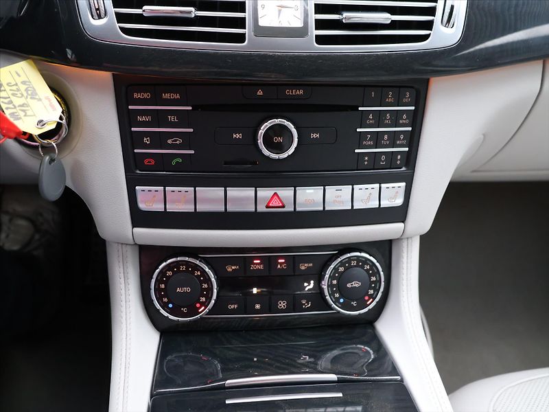 Mercedes-Benz CLS 3,0 350d 190kW 4Matic CZ DPH - fotka 18 z 28