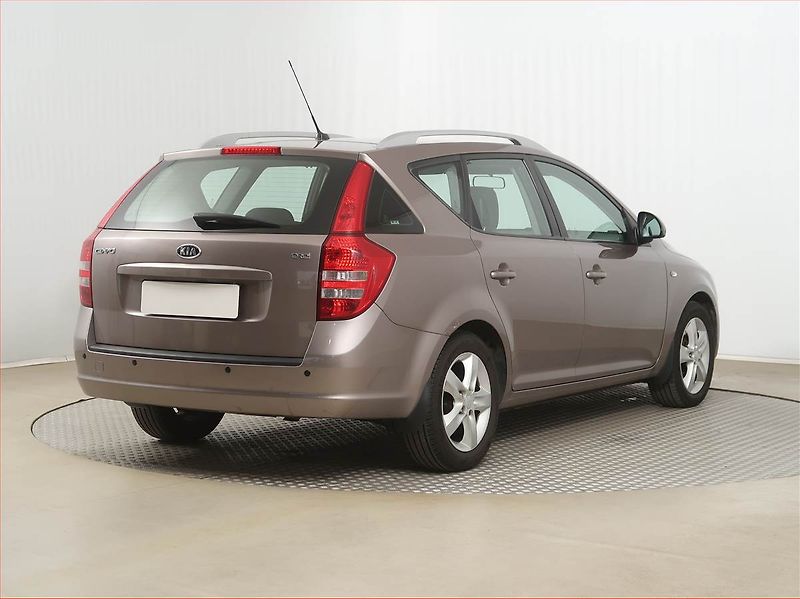 Kia Ceed (2007) 1.6 CRDi, po STK - fotka 5 z 16
