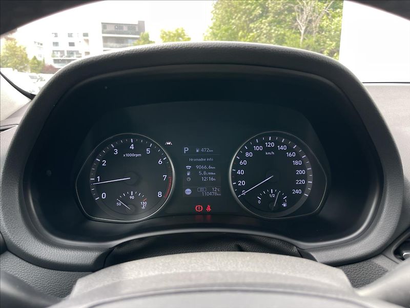 Hyundai i30 1,5 T-GDI DCT Family Smart NAV - fotka 9 z 23