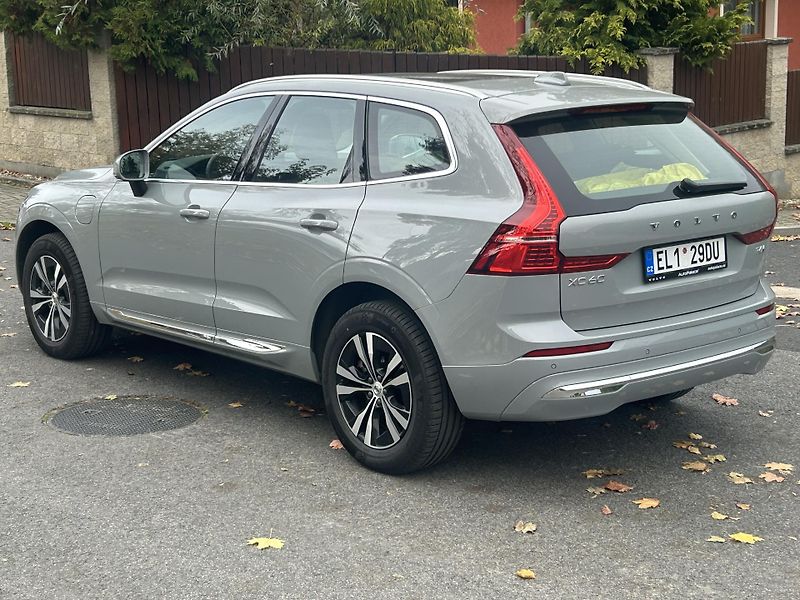 Volvo XC60 (2025) T6 RECHARGE PHEV 4WD ČR 1.maj  - fotka 11 z 46