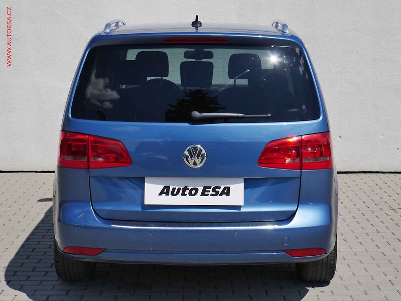 Volkswagen Touran (2013) 2.0 TDI, Xenon, webasto - fotka 5 z 23