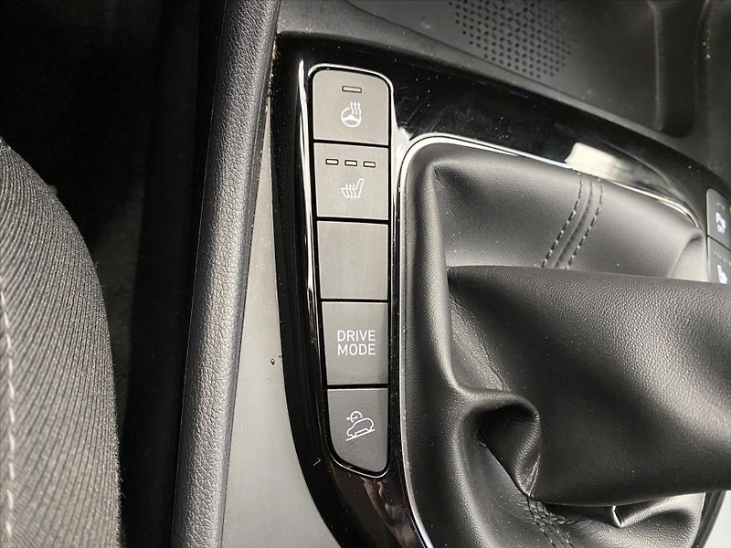 Hyundai Tucson 1,6 CRDi 85kW SMART - fotka 15 z 28
