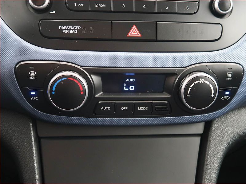 Hyundai i10 (2013) Comfort 1.0, Serv.kniha - fotka 17 z 17