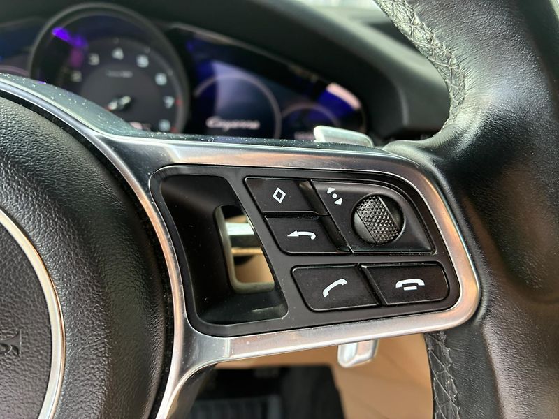 Porsche Cayenne (2019) 3.0, 250KW, 4x4, 360°, KEYLESS - fotka 23 z 38