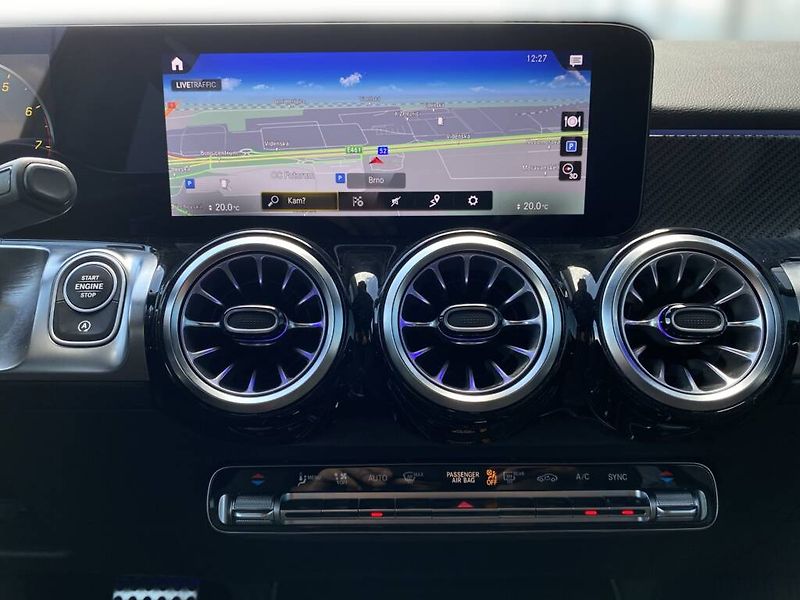 Mercedes-Benz GLB (2023) 250 4MATIC - fotka 14 z 29
