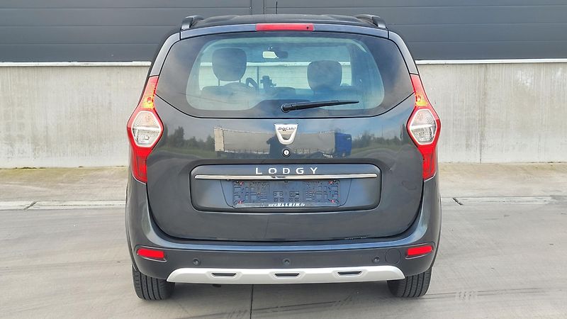Dacia Lodgy STEPWAY 1,6i 75 KW 7 MÍST - fotka 11 z 26