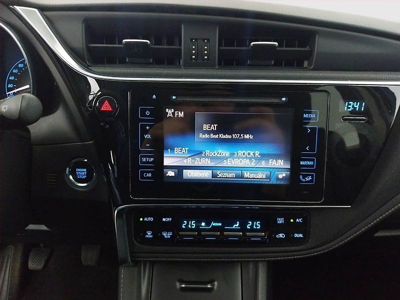 Toyota Auris (2015) 1.6 D-4D, Serv.kniha, Tempomat - fotka 12 z 17
