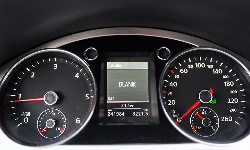 Volkswagen Passat 2.0 TDI 4Motion DSG/16Al./170P - fotka 32 z 38
