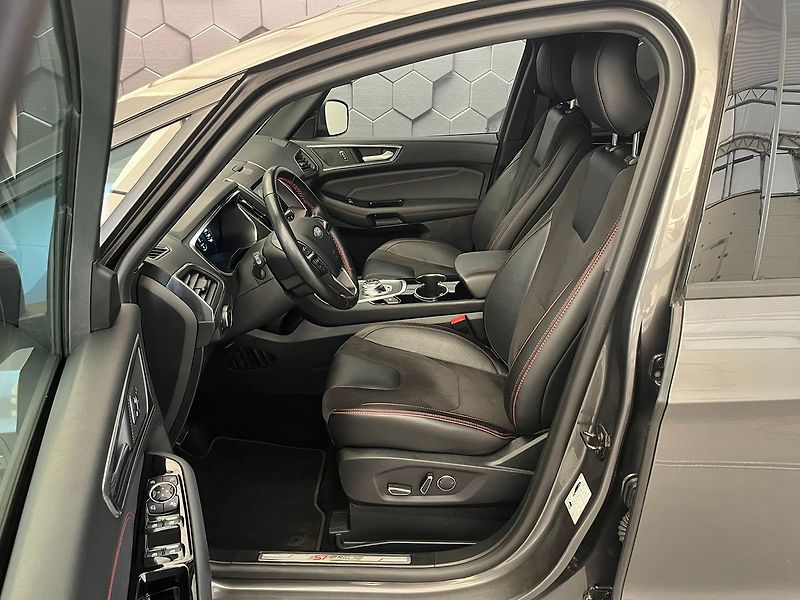 Ford S-MAX 2.5 HEV ST-Line 7 míst - fotka 25 z 70