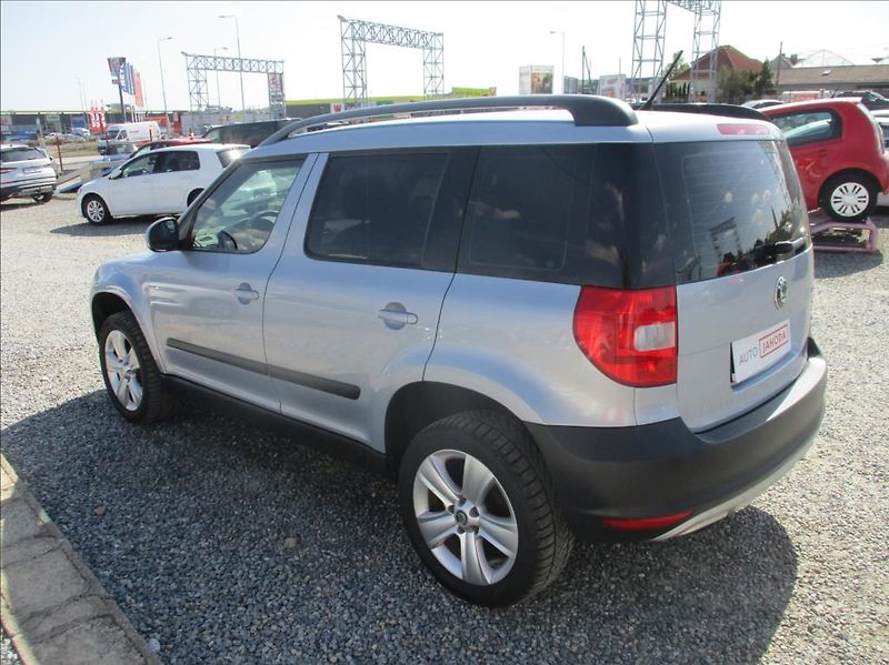 Škoda Yeti 1,2 TSI, klimatizace, - fotka 7 z 19
