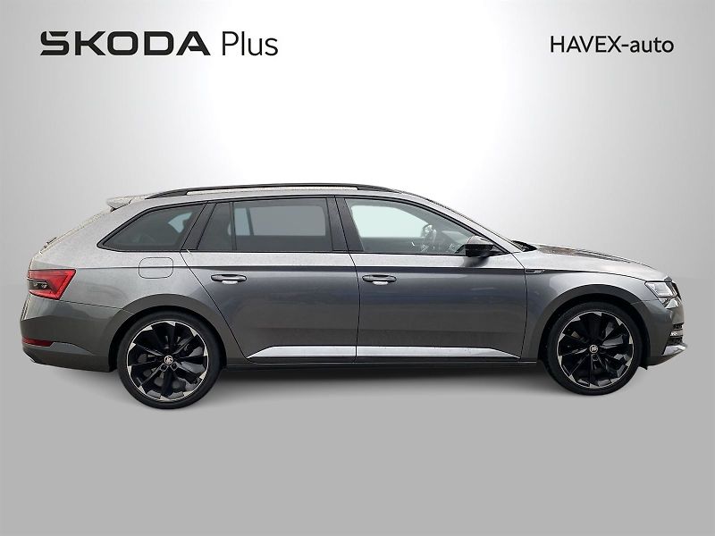 Škoda Superb (2023) Combi 2.0 TDI DSG Sportline - fotka 31 z 33