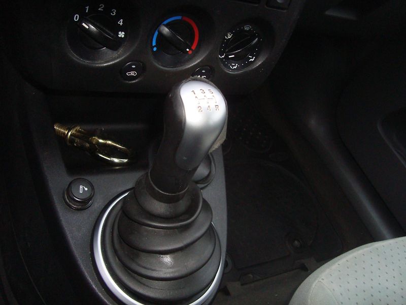 Ford Fiesta (2002) 1,4TDCI - fotka 16 z 17