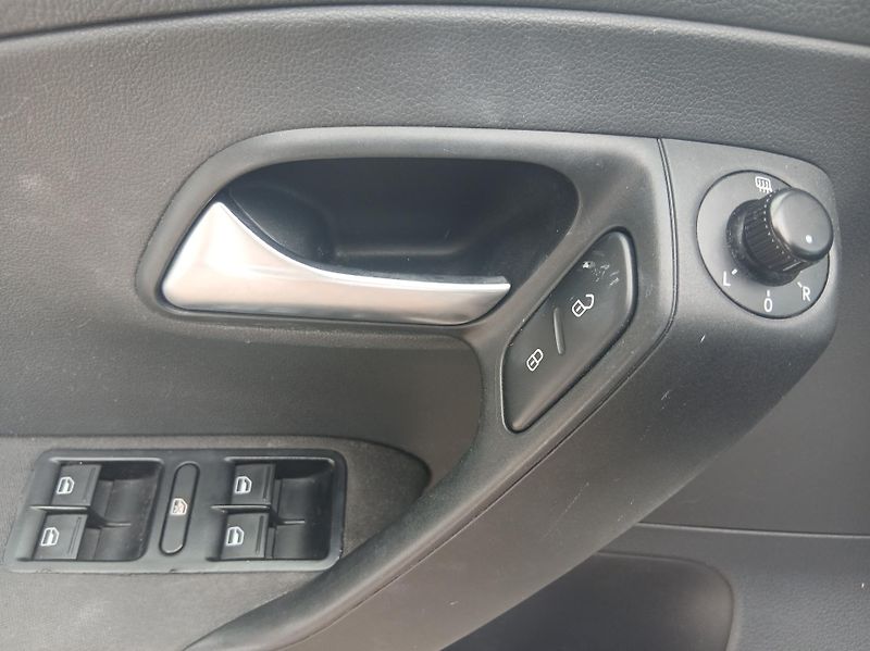 Volkswagen Polo 1.4i KLIMA ALU - fotka 9 z 27