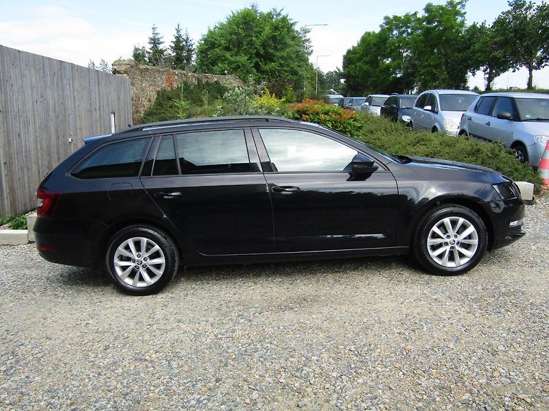 Škoda Octavia (2019) 1.5 TSI 110kW DSG - fotka 10 z 40