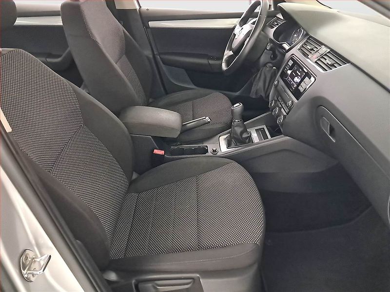 Škoda Octavia (2014) 1.2 TSI, Tempomat - fotka 9 z 18
