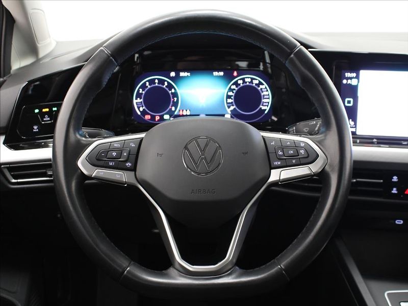 Volkswagen Golf 1,0 TSi DSG Variant 132tkm.ČR - fotka 9 z 22