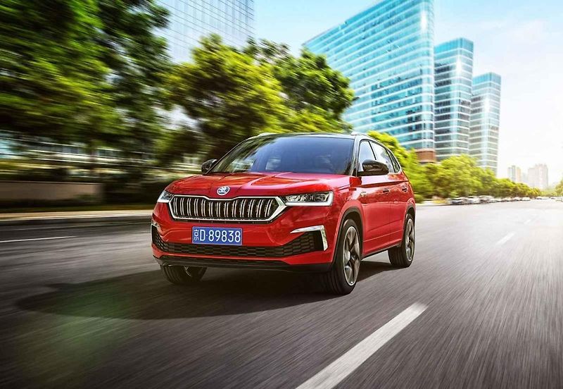 Škoda Kamiq GT je delší a má dynamičtější tvar.