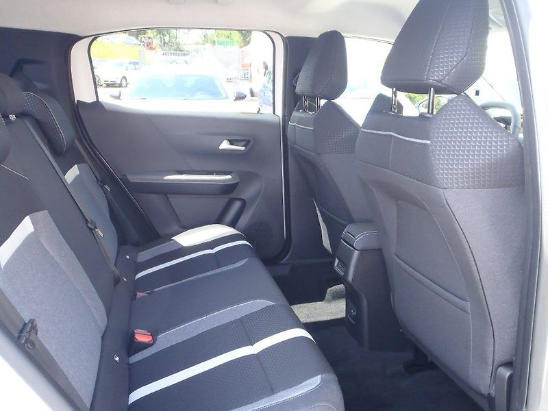 Opel Frontera Hybrid GS 1.2 Turbo 81kW - fotka 12 z 30
