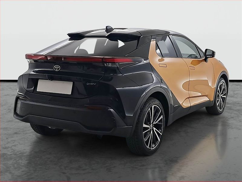 Toyota C-HR (2025) 2.0 Hybrid AWD - fotka 5 z 18
