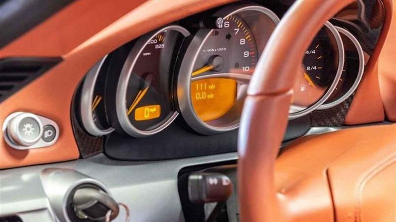 Porsche Carrera GT jako nové