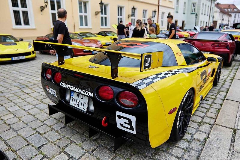 Americké automobily Corvette na 21. ročníku tradičního srazu v areálu Plzeňského Prazdroje.