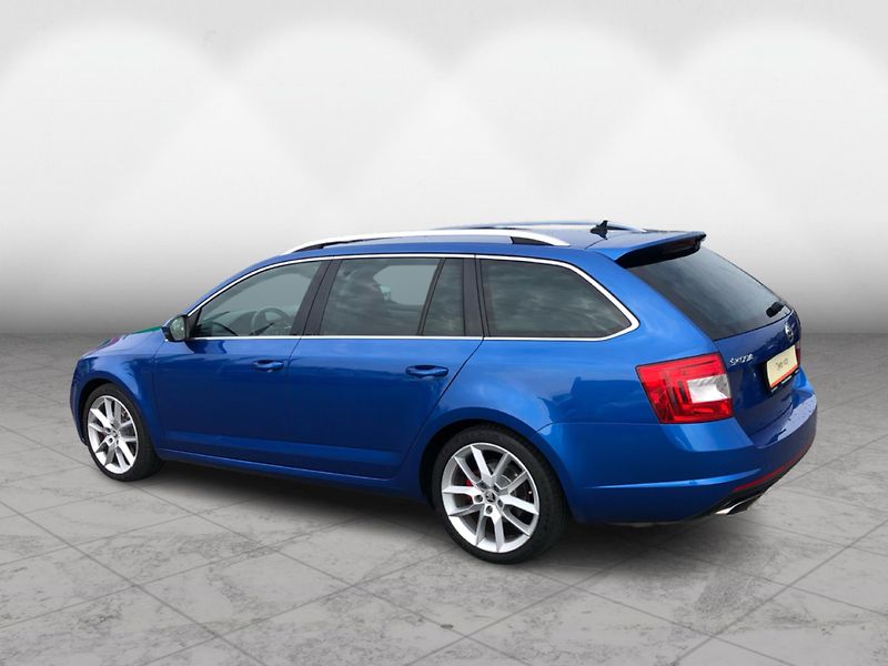 Škoda Octavia Combi 2,0 TDI RS - fotka 7 z 30