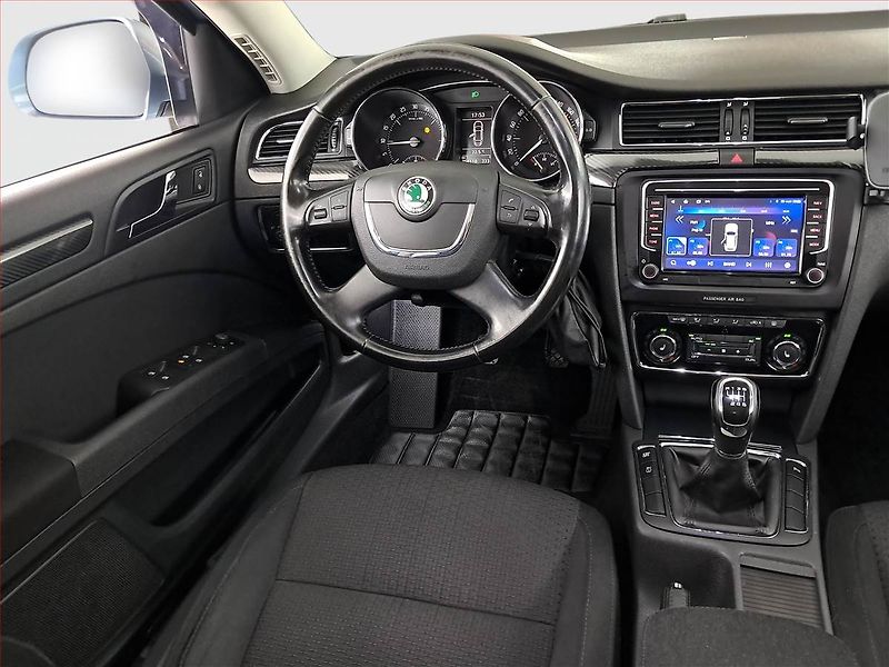 Škoda Superb (2008) 2.0 TDI, Navi, Tempomat - fotka 7 z 23
