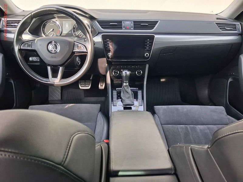 Škoda Superb (2019) 2.0 TDI, Style, DSG, navi - fotka 8 z 18