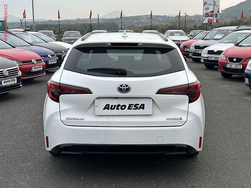 Toyota Corolla (2023) 1.8 i, 1.maj,ČR, Active, AT - fotka 5 z 19
