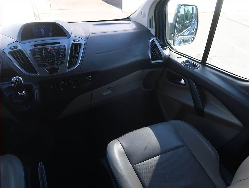 Ford Tourneo Custom (2013) Titanium 2.2 TDCi, ČR, DPH - fotka 8 z 21