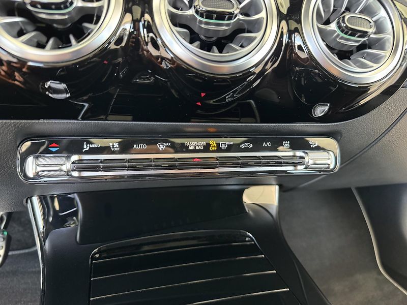Mercedes-Benz CLA 250e AMG*160kW*Webasto*Panoram - fotka 23 z 40