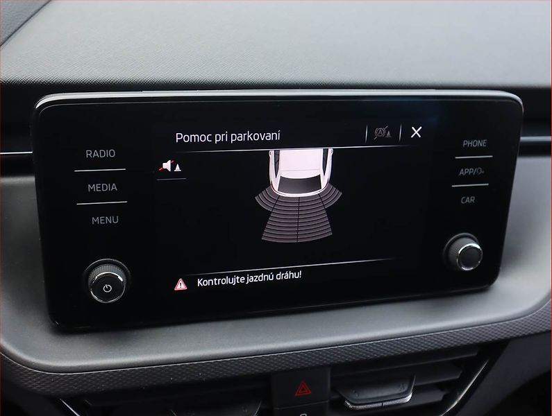 Škoda Scala (2021) 1.0 TSI, Tempomat - fotka 19 z 19