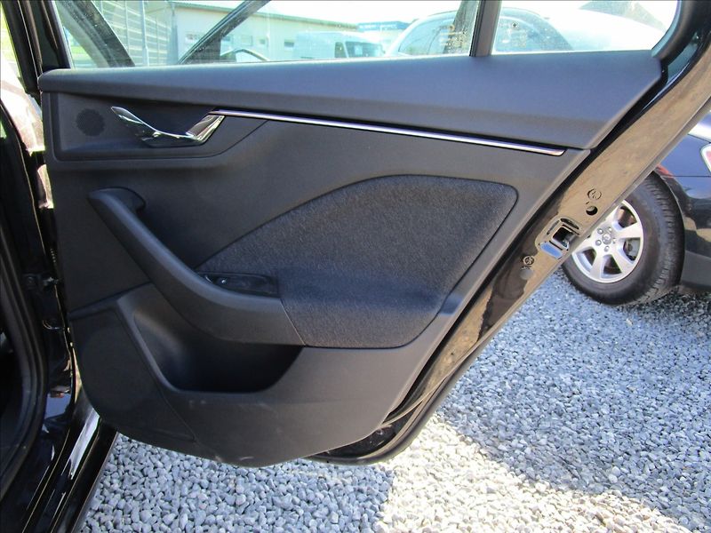Škoda Scala 1.0TSi  130 Let Premium, 1. ma - fotka 27 z 43