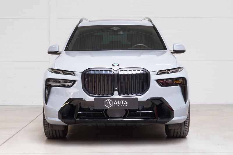 BMW X7 Xdrive40i,M-paket,ČR,1.M,Tažné - fotka 2 z 41